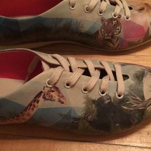 DoGo Shoes, Vegan Leather